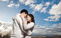 Tình yêu vừa đủ để em biết còn một người thủy chung