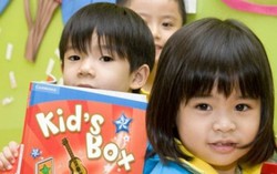 Nên cho trẻ học ngoại ngữ từ ba tuổi 