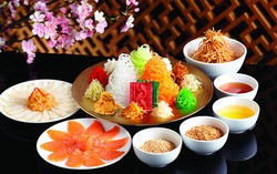 Gỏi cá thịnh vượng mang may mắn cho năm mới