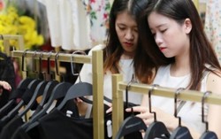 Thiết kế thời trang Việt về 'ngôi nhà chung'