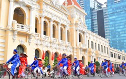 TPHCM: 100 cặp cô dâu chú rể làm lễ cưới