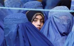 Phụ nữ Afghanistan bị ép kiểm tra trinh tiết bất hợp pháp
