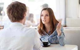 Kiệt sức khi vợ đầu tư cả núi tiền để "đắp" đồ giả lên người