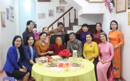 Hội LHPN Việt Nam thăm Mẹ Việt Nam Anh hùng và cán bộ hội viên bị ảnh hưởng vì mưa, bão
