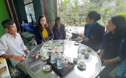 Chủ tịch Hội LHPN Việt Nam thăm hỏi thân nhân liệt sĩ, phụ nữ, trẻ em bị ảnh hưởng bởi bão lụt ở Thừa Thiên - Huế