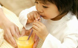 3 thực phẩm người lớn ăn tốt nhưng cho trẻ ăn "bằng mười hại con"