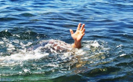 Đi tắm biển, học sinh lớp 8 bị sóng cuốn mất tích