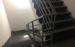 Hành vi gây phẫn nộ của kẻ giam giữ, hiếp dâm cô gái trẻ trong cầu thang chung cư