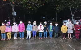 30 học sinh tiểu học và 4 giáo viên ở Quảng Bình đi cách ly trong đêm do tiếp xúc với F0