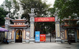 Đền Đô tạm dừng đón khách, nhiều người đến thăm viếng phải quay về
