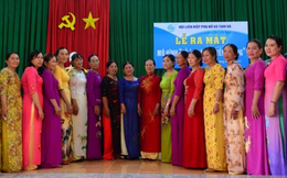 Hội Phụ nữ xã lập "Tủ áo dài truyền thống" tặng chị em 