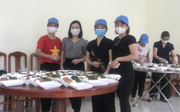 Những người mẹ, người chị cung cấp hàng trăm suất ăn ở điểm nóng dịch Covid-19 Bắc Ninh