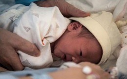 Mang thai tuần 25, bà mẹ đột nhiên bị "trúng gió", đến bệnh viện khám bác sĩ báo tin dữ