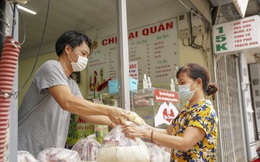“Cho Là Nhận” trao hơn 500 suất quà cứu trợ những người yếu thế tại Hà Nội