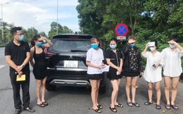 Hà Nội: Phát hiện xe ô tô chở 6 cô gái dùng giấy đi đường giả