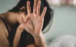 Bị tấn công tình dục tăng nguy cơ tổn thương não ở phụ nữ