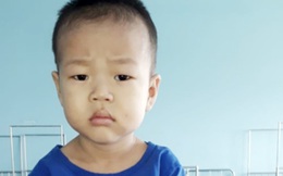 Hoàn cảnh khó khăn của cậu bé 3 tuổi đã 7 lần phẫu thuật để giành sự sống