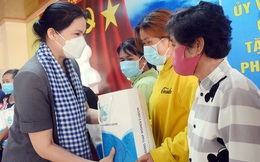 Chủ tịch Hội LHPN Việt Nam thăm, tặng quà Tết cho phụ nữ khó khăn và trẻ em mồ côi tại Đồng Tháp