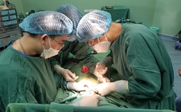 Bé 37 tháng nuốt 25 viên bi nam châm đồ chơi