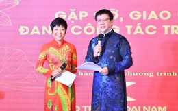 Nhà thiết kế giải thích lý do chọn sen cho mẫu áo dài biểu trưng Nhà giáo Việt Nam