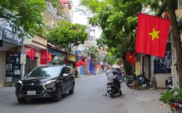 Một phường thuộc Long Biên (Hà Nội) phải thu hồi 7.000 lá cờ Tổ quốc sai kích thước