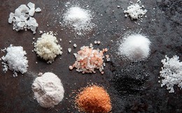 Muối biển và muối tinh có sự khác biệt lớn, đừng chọn sai kẻo ảnh hưởng đến sức khỏe