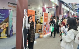 Giới trẻ hào hứng check-in Lễ hội Văn hóa và Du lịch Hàn Quốc - Việt Nam 2022