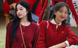 11 công thức diện áo len đỏ cho mùa lễ hội cuối năm