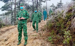 Hà Giang: Bộ đội biên phòng tuần tra biên giới trong băng giá 