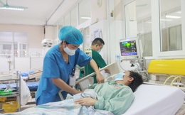 Uống thuốc hướng thần quá liều, 2 bệnh nhân bị ngộ độc phải cấp cứu