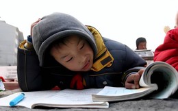Bài tập bị cô giáo gạch chéo vì mắc lỗi, dân mạng lại khen "Quá sáng tạo!"