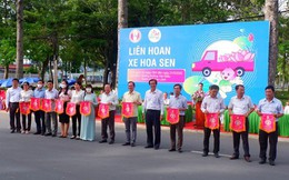 Đoàn xe hoa sen diễu hành trên các tuyến đường lớn của tỉnh Đồng Tháp