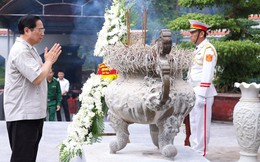 Thủ tướng dâng hương tại Khu di tích Ngã ba Đồng Lộc
