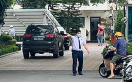 Xe cảnh sát xuất hiện tại nhà ông Nguyễn Thanh Long