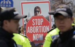 Phụ nữ và bác sĩ Hàn Quốc dò dẫm trong điều kiện tranh tối tranh sáng của luật phá thai