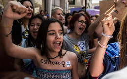 Tây Ban Nha thông qua luật về tình dục đồng thuận: Bảo vệ phụ nữ khi tố cáo tội phạm