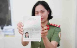 Thường vụ Quốc hội chất vấn việc cấp, sử dụng hộ chiếu mẫu mới, cấp thẻ căn cước