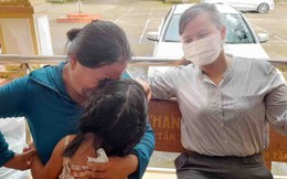 Bé gái 7 tuổi ở Bình Phước bị bạo hành được giao cho cha ruột nuôi dưỡng