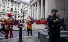 Chiến dịch quy mô chưa từng có để bảo vệ tang lễ Nữ hoàng Anh: 10.000 cảnh sát vào vị trí