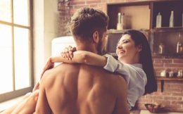 Những người nổi tiếng có đời sống chăn gối lạ thường để hôn nhân không nhàm chán