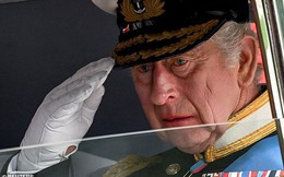 Chùm ảnh: Khoảnh khắc xúc động của Hoàng gia Anh khi tiễn đưa Nữ hoàng Elizabeth II