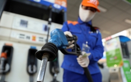 Giá xăng, dầu đồng loạt tăng trong ngày đầu năm mới