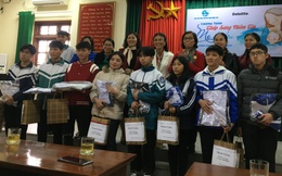 Hội LHPN tỉnh Hưng Yên: Đỡ đầu 13 học sinh mồ côi có hoàn cảnh khó khăn