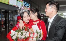 Tân Hoa hậu Việt Nam diện áo dài trong ngày trở về quê nhà Đà Nẵng