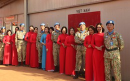 Các chiến sỹ “mũ nồi xanh” rực rỡ áo dài đón Xuân mới ở Nam Sudan 
