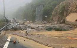 Đất đá sạt lở, phong tỏa các tuyến đường dẫn lên đèo Hải Vân