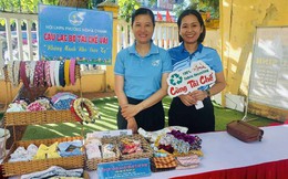 Sản phẩm thêu tay của cán bộ Hội trên trang bán hàng lớn nhất thế giới