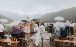 Phải làm gì nếu đám cưới gặp một cơn mưa bất chợt?