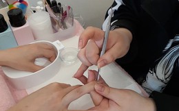 Xôn xao thông tin cô gái 20 tuổi nhiễm HIV sau khi đi làm móng