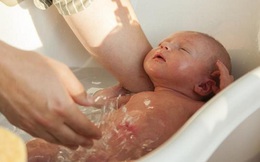 Một công dụng khác của sữa mẹ mà nhiều phụ huynh không biết